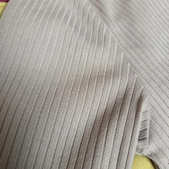 XS/S Mixed Textured Tops - Picture 8 of 12